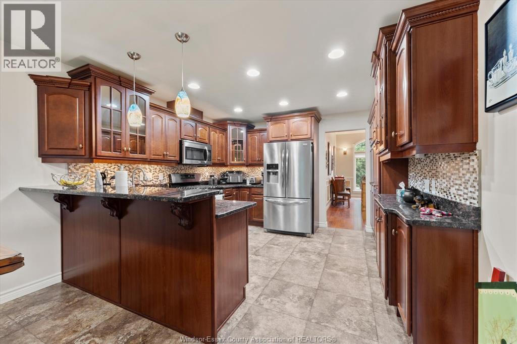 1031 HUNTINGTON BOULEVARD - 14