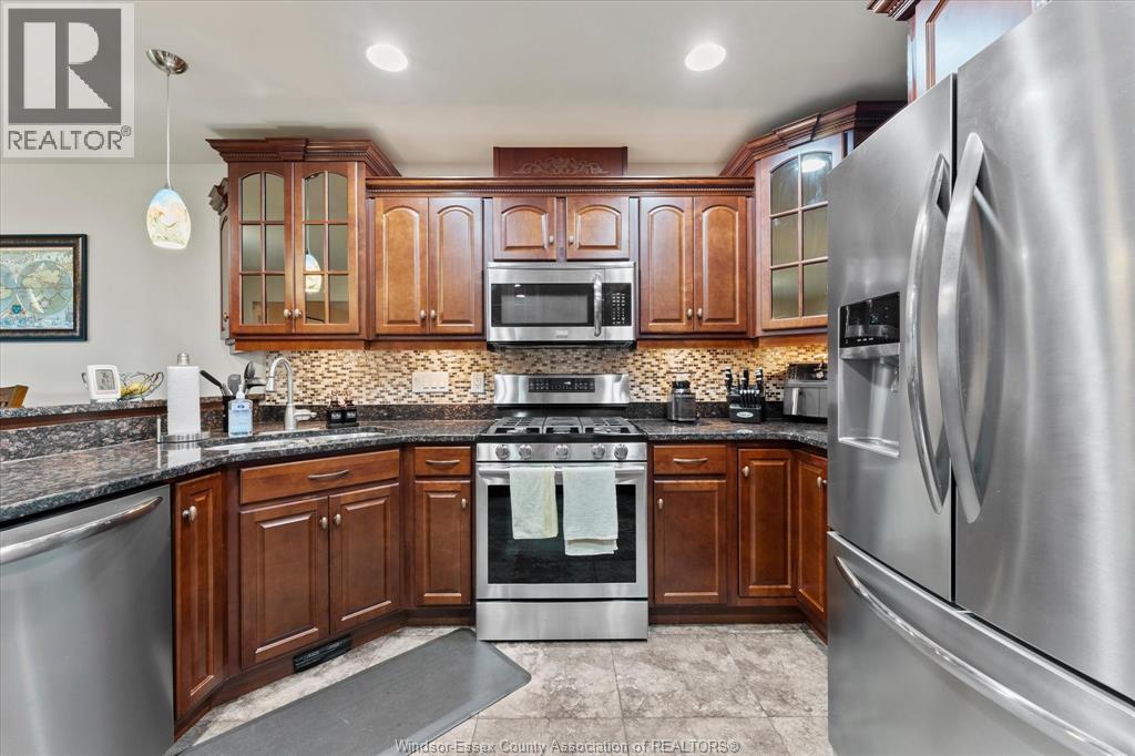 1031 HUNTINGTON BOULEVARD - 16