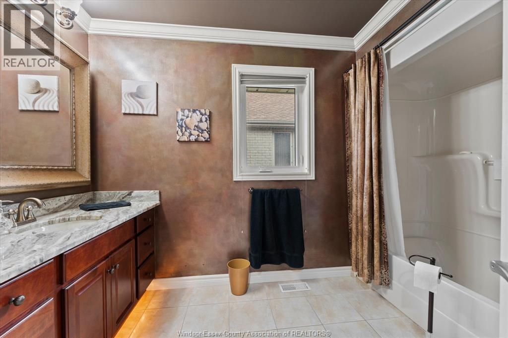 1031 HUNTINGTON BOULEVARD - 27