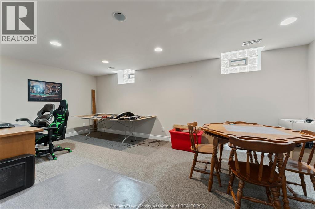 1031 HUNTINGTON BOULEVARD - 32