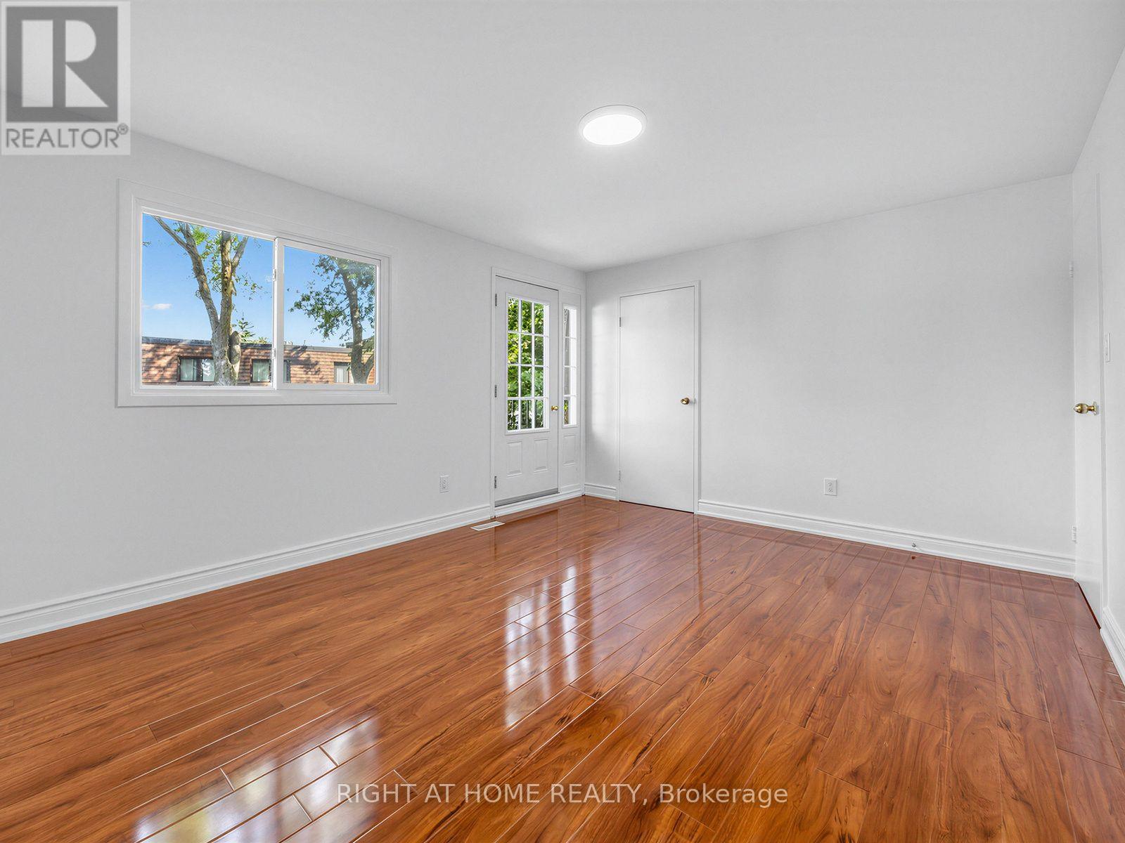 336 SPRUCEWOOD COURT - 18