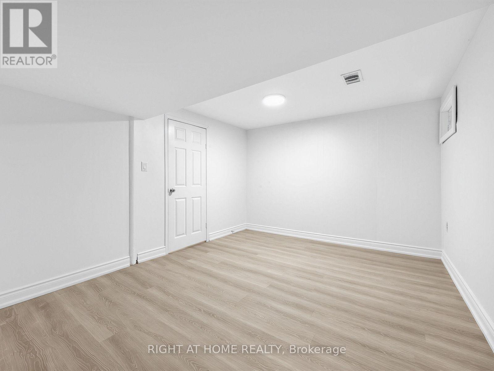 336 SPRUCEWOOD COURT - 25
