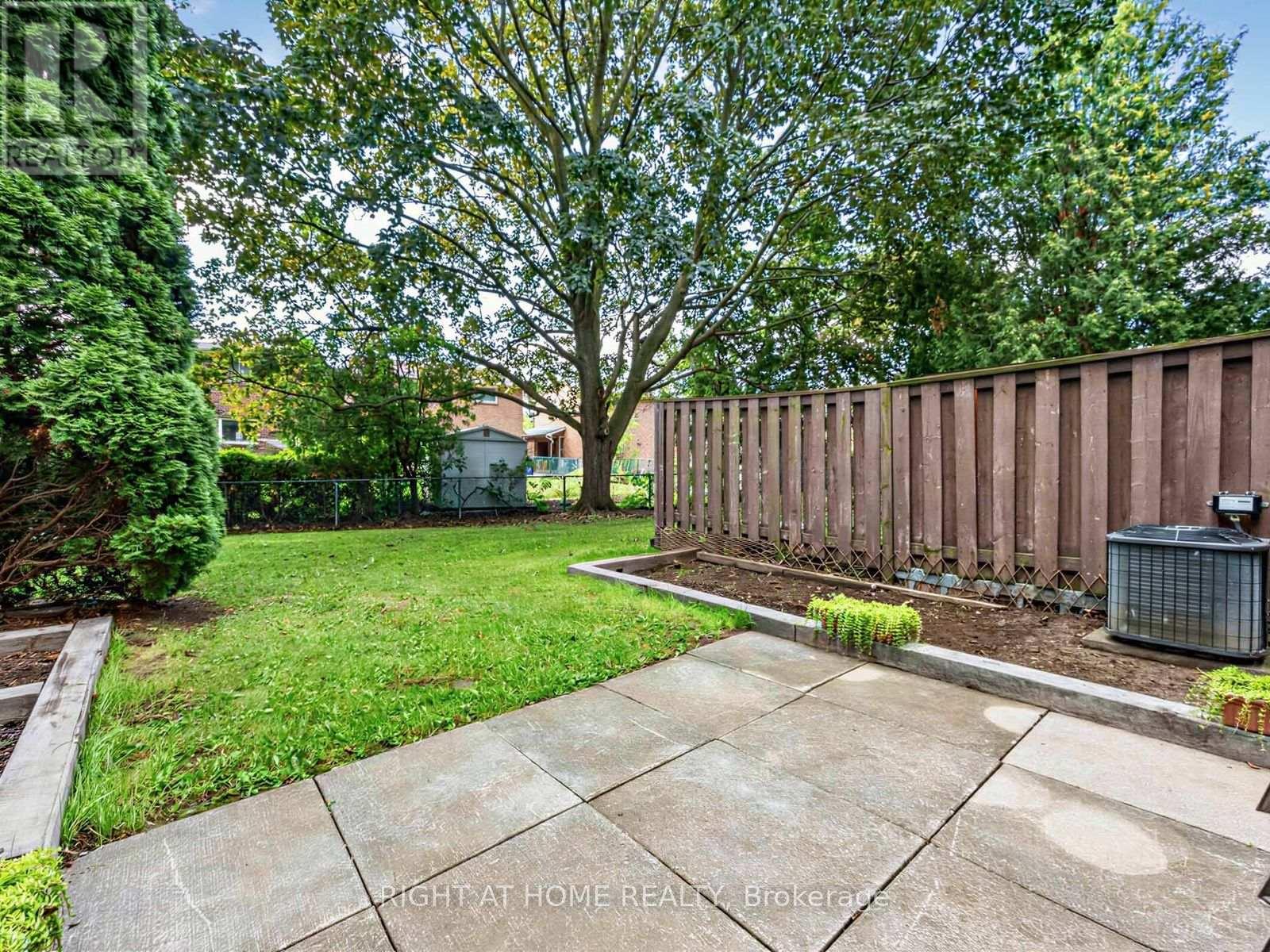 336 SPRUCEWOOD COURT - 29