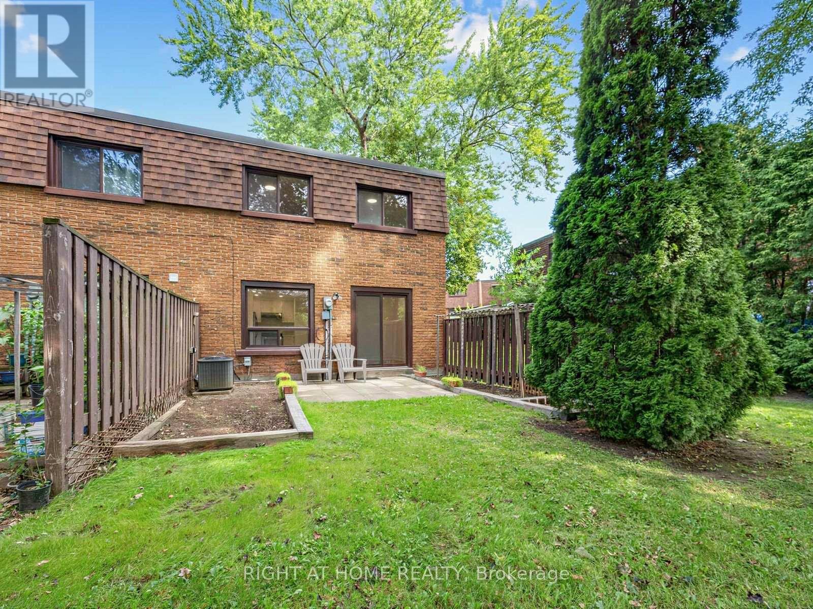 336 SPRUCEWOOD COURT - 31