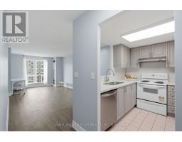 913 - 8 Lee Centre Drive, Toronto, ON M1H3H8 Photo 6