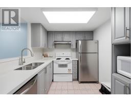 913 - 8 Lee Centre Drive, Toronto, ON M1H3H8 Photo 7