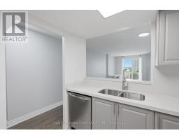 913 - 8 Lee Centre Drive, Toronto, ON M1H3H8 Photo 9