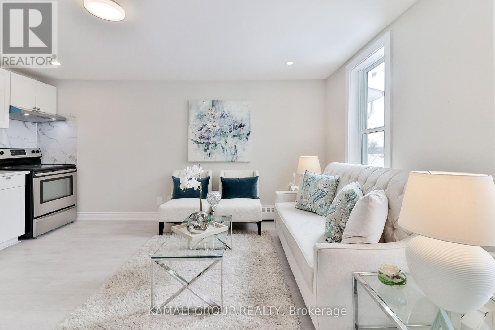#UNIT 1 81 McMillan Drive, Oshawa (O'Neill), Ontario, L1G3Z7, Oshawa (O'Neill), Ontario — photo 2 of 5