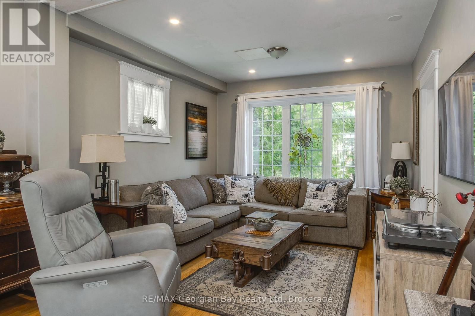 449 ELIZABETH STREET - Image 12