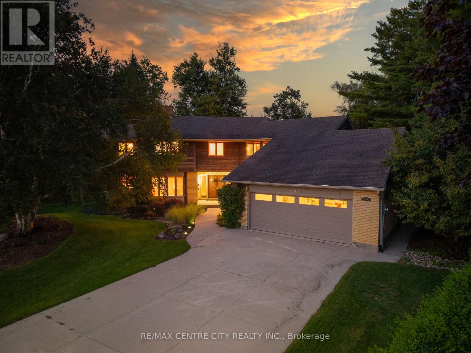 255 MILL POND CRESCENT - 2