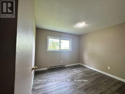#12 7 Lowndes Avenue, Georgina (Keswick South), Ontario, L4P4C5, Georgina (Keswick South), Ontario — photo 3 of 5