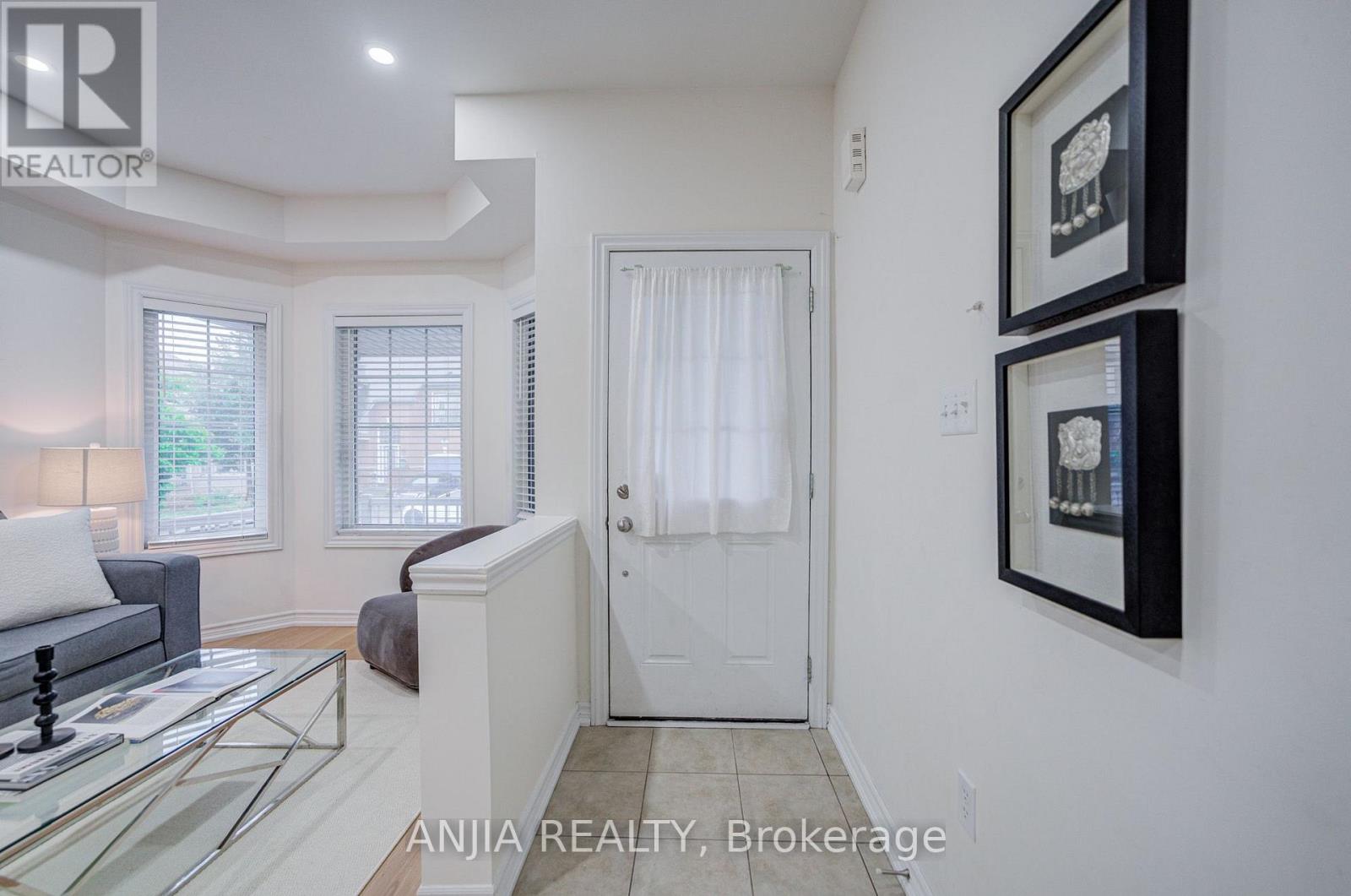 719 HAMMERSLY BOULEVARD, Markham photo 3