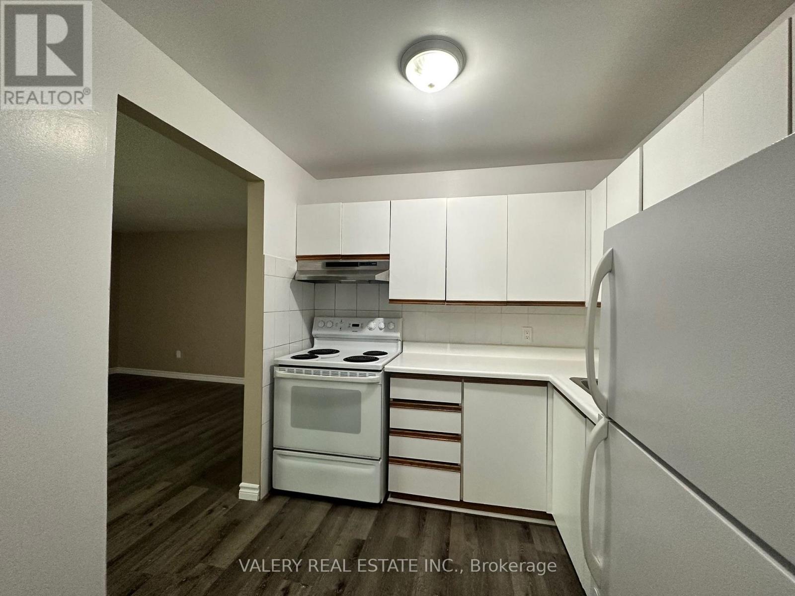#7 1 Lowndes Avenue, Georgina (Keswick South), Ontario, L4P3J7, Georgina (Keswick South), Ontario — photo 2 of 5