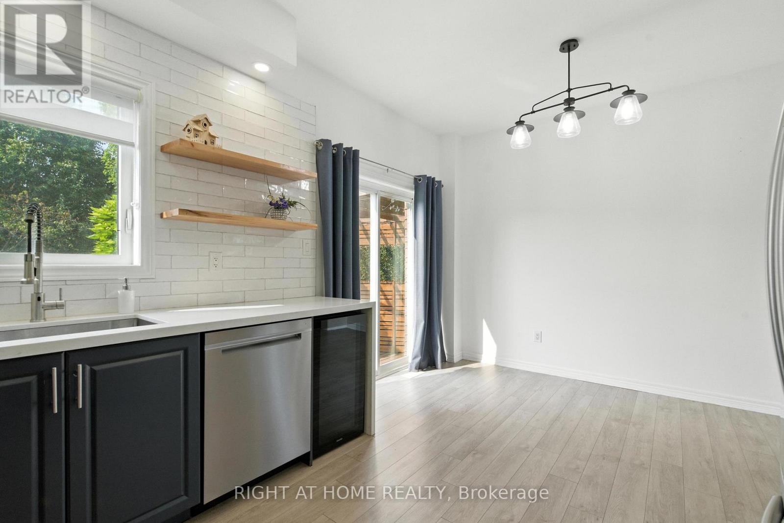 215 CANADA DRIVE - Image 12