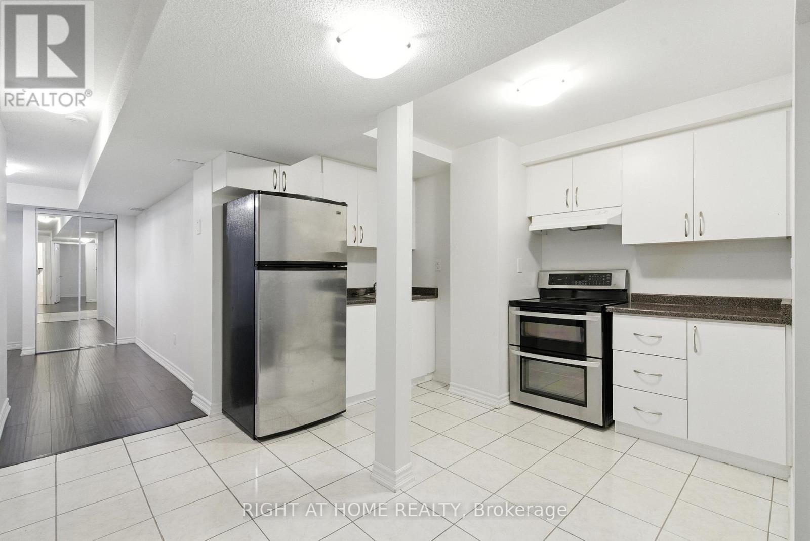 215 CANADA DRIVE - Image 26