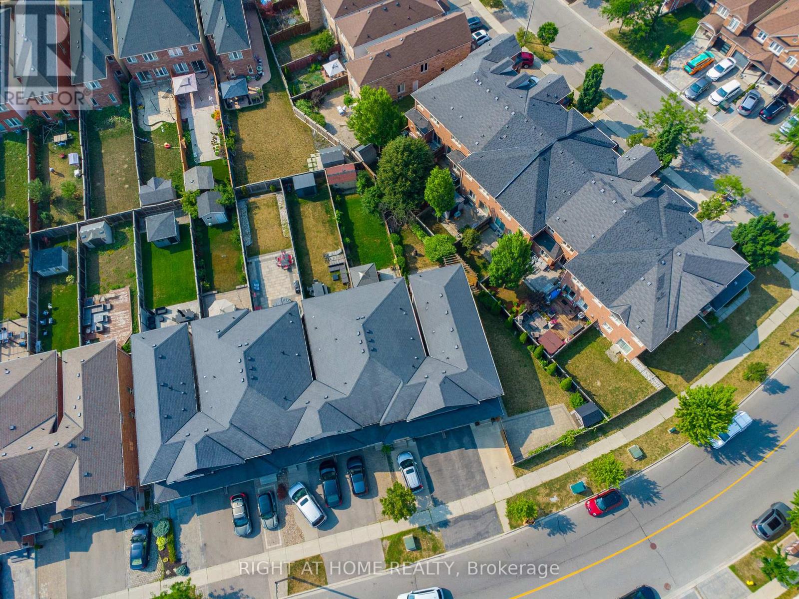 215 CANADA DRIVE - Image 40