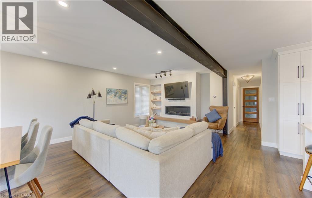 595 MAPLE Avenue N - Image 18