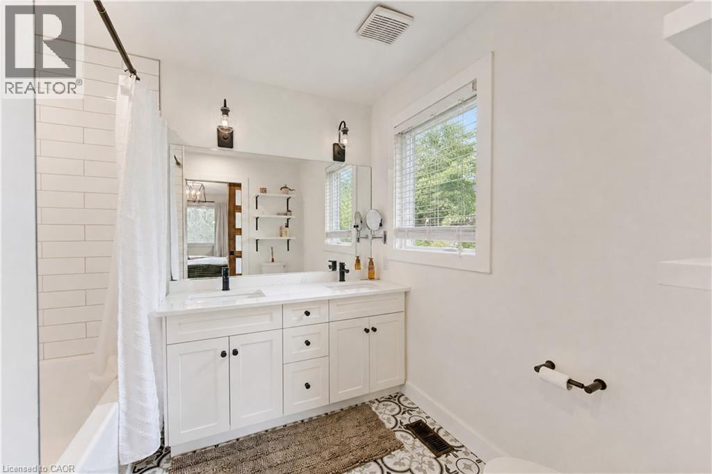 595 MAPLE Avenue N - 23