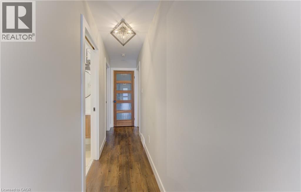 595 MAPLE Avenue N - Image 28