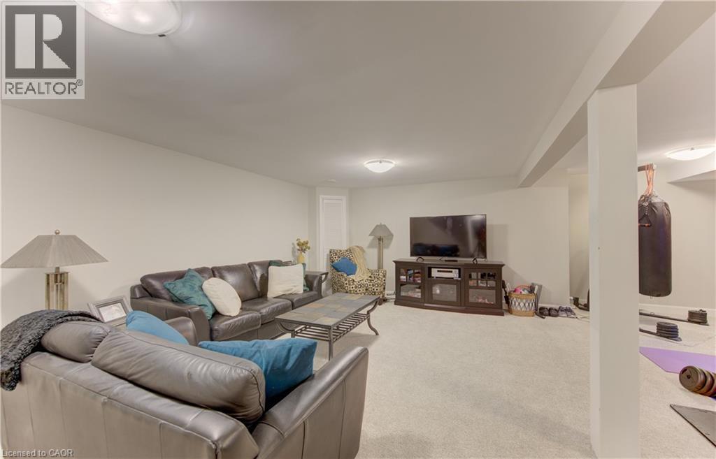 595 MAPLE Avenue N - 30