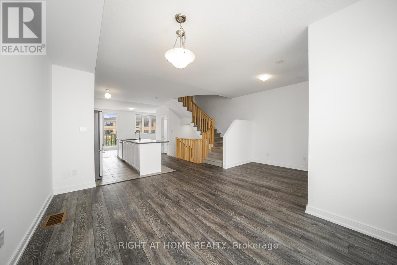 6 BLUE FOREST CRESCENT - Image 12