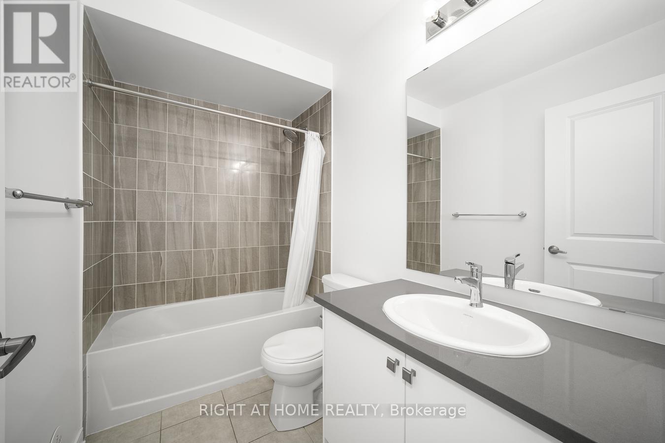 6 BLUE FOREST CRESCENT - Image 33