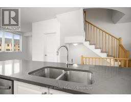 6 Blue Forest Crescent, Barrie, ON L9J0N3 Photo 17