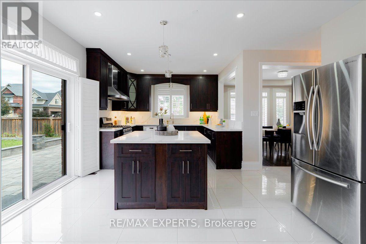 22 TRAVERS GATE - 12