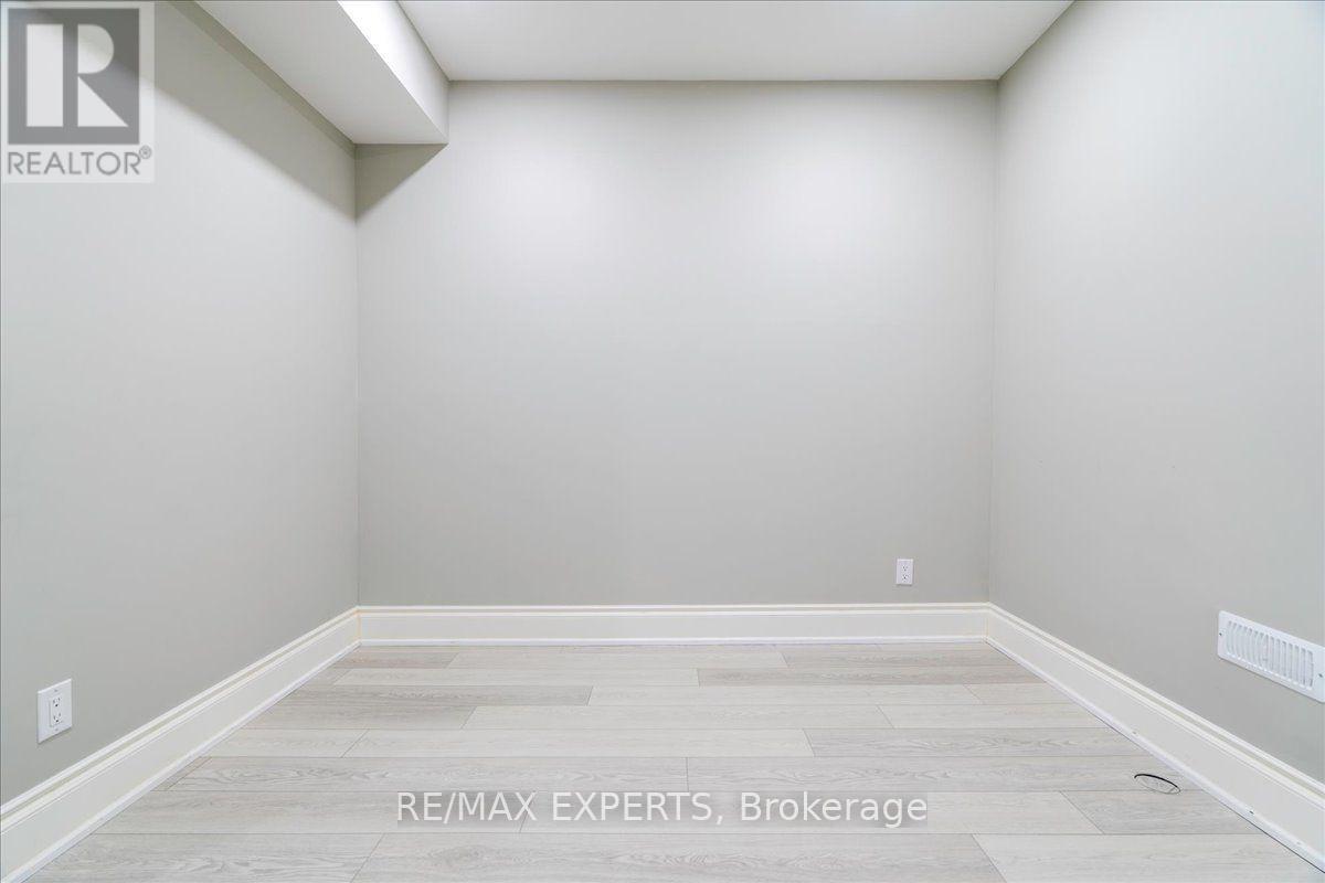 22 TRAVERS GATE - Image 31