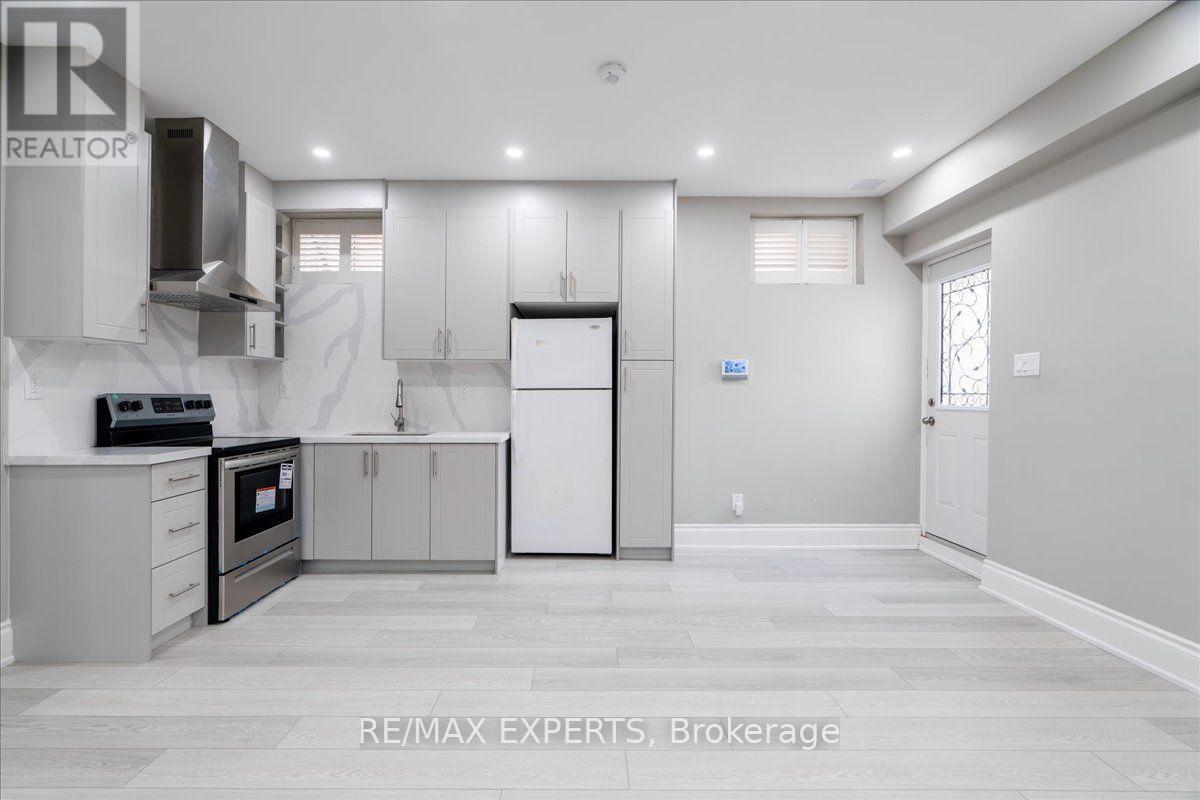 22 TRAVERS GATE - 35