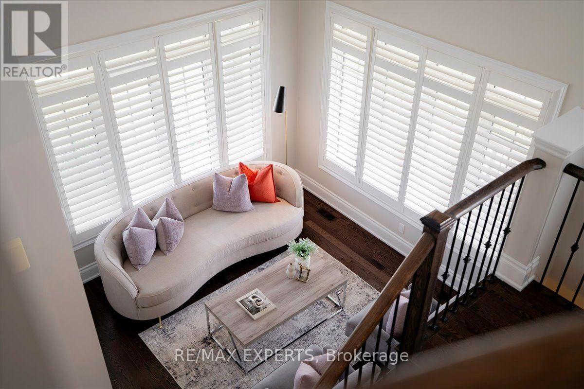 22 TRAVERS GATE - 8