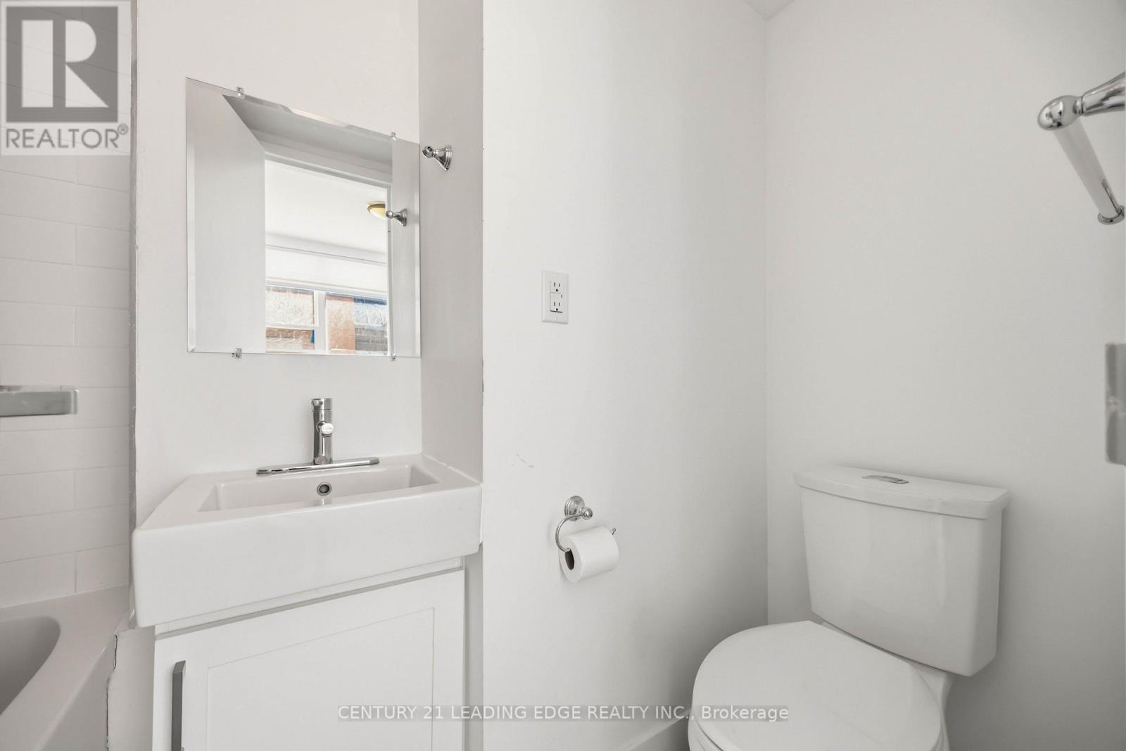 1 A Leonard Avenue — photo 14
