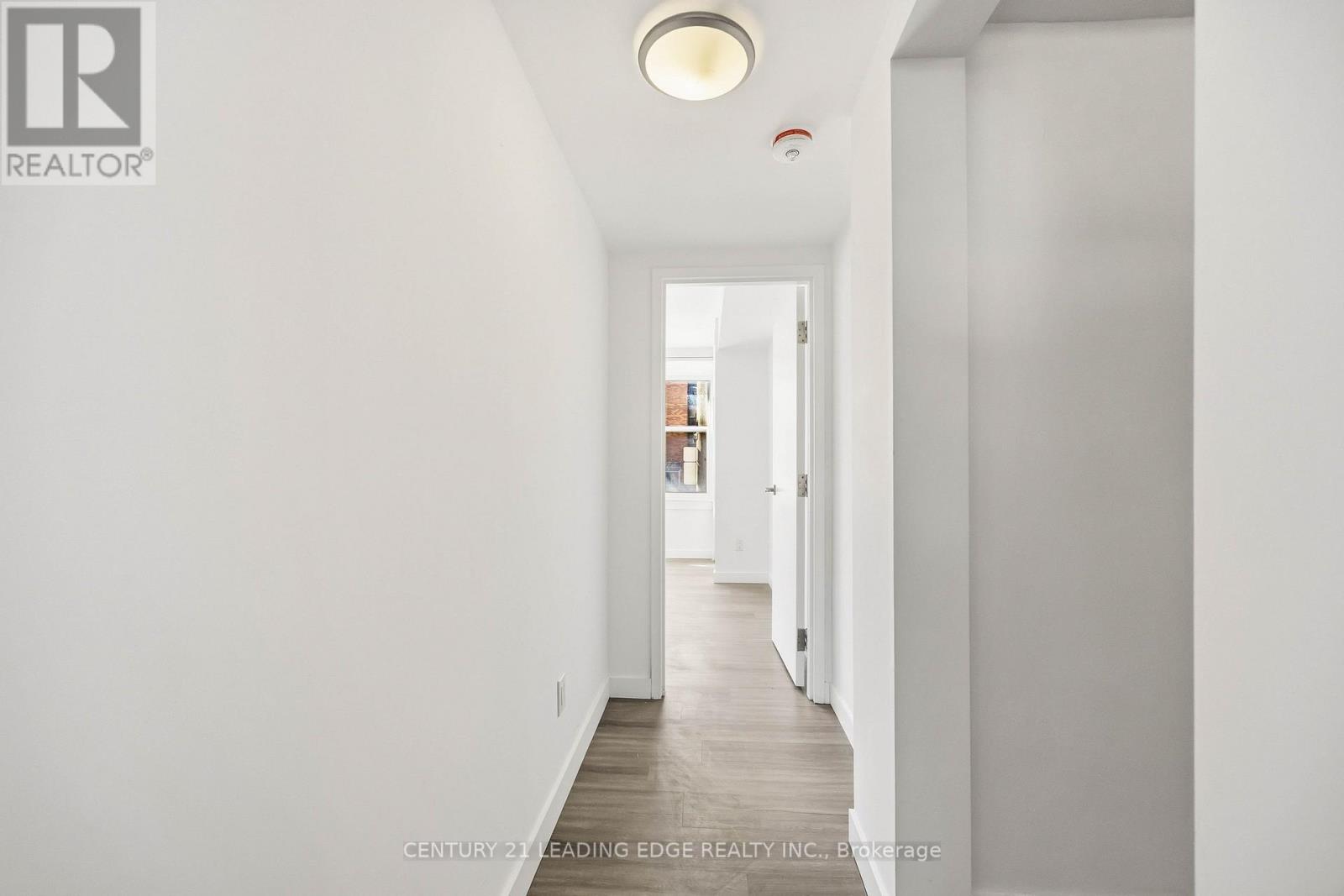 1 A Leonard Avenue — photo 17
