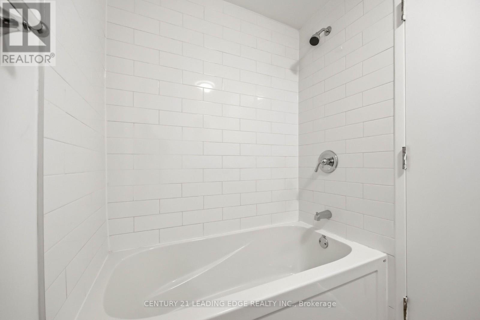 1 A Leonard Avenue — photo 22
