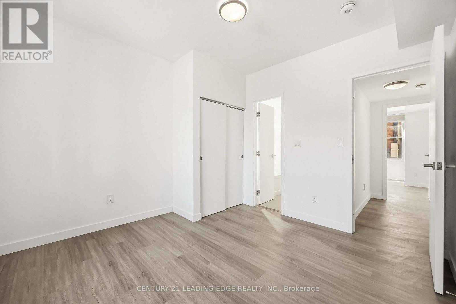 1 A Leonard Avenue — photo 26