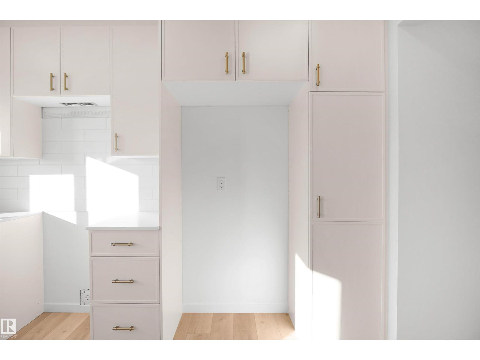 1324 9 ST NW - 12