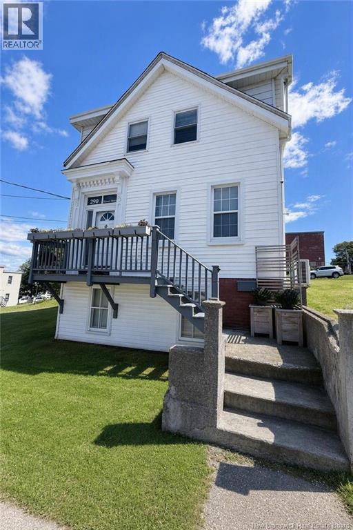 290 Tower Street - 1