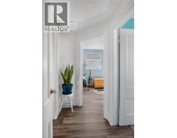 290 Tower Street, photo 24