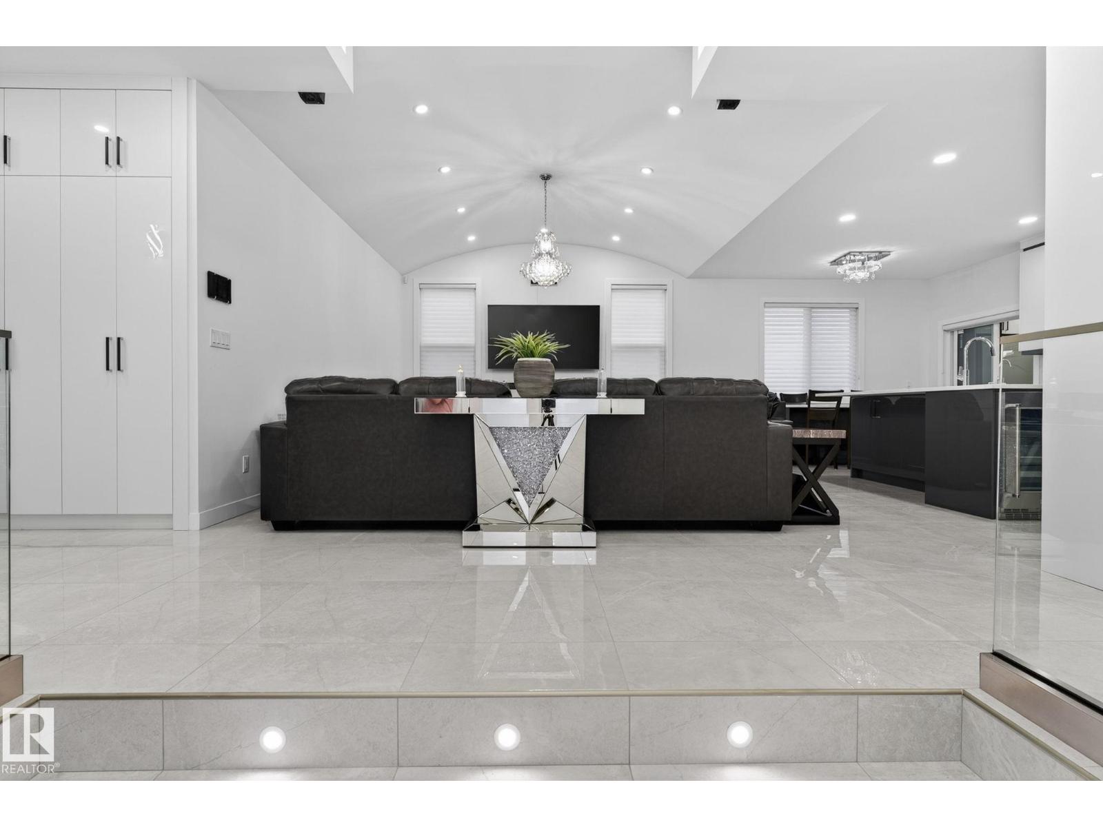 7304 164 AV NW - Image 5