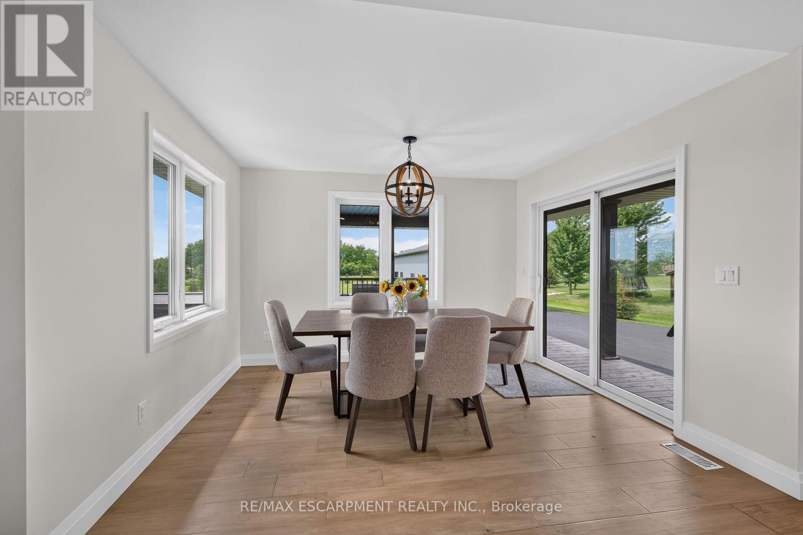 33 MONTURE STREET N - Image 10