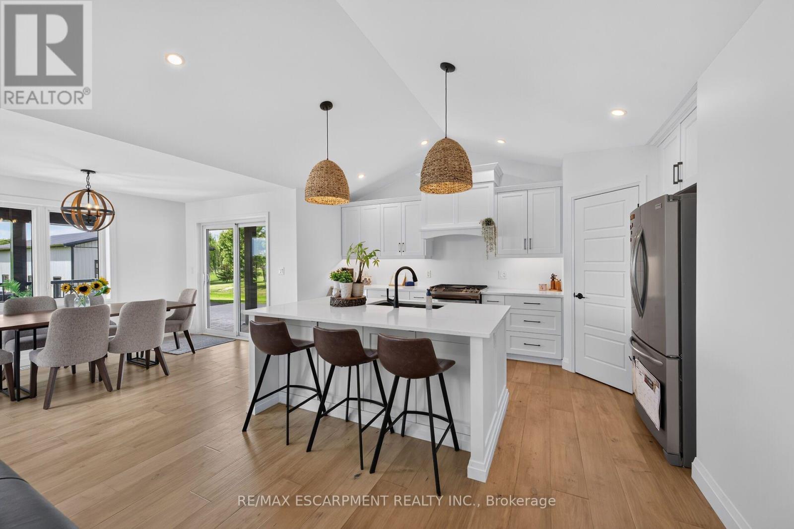 33 MONTURE STREET N - Image 11