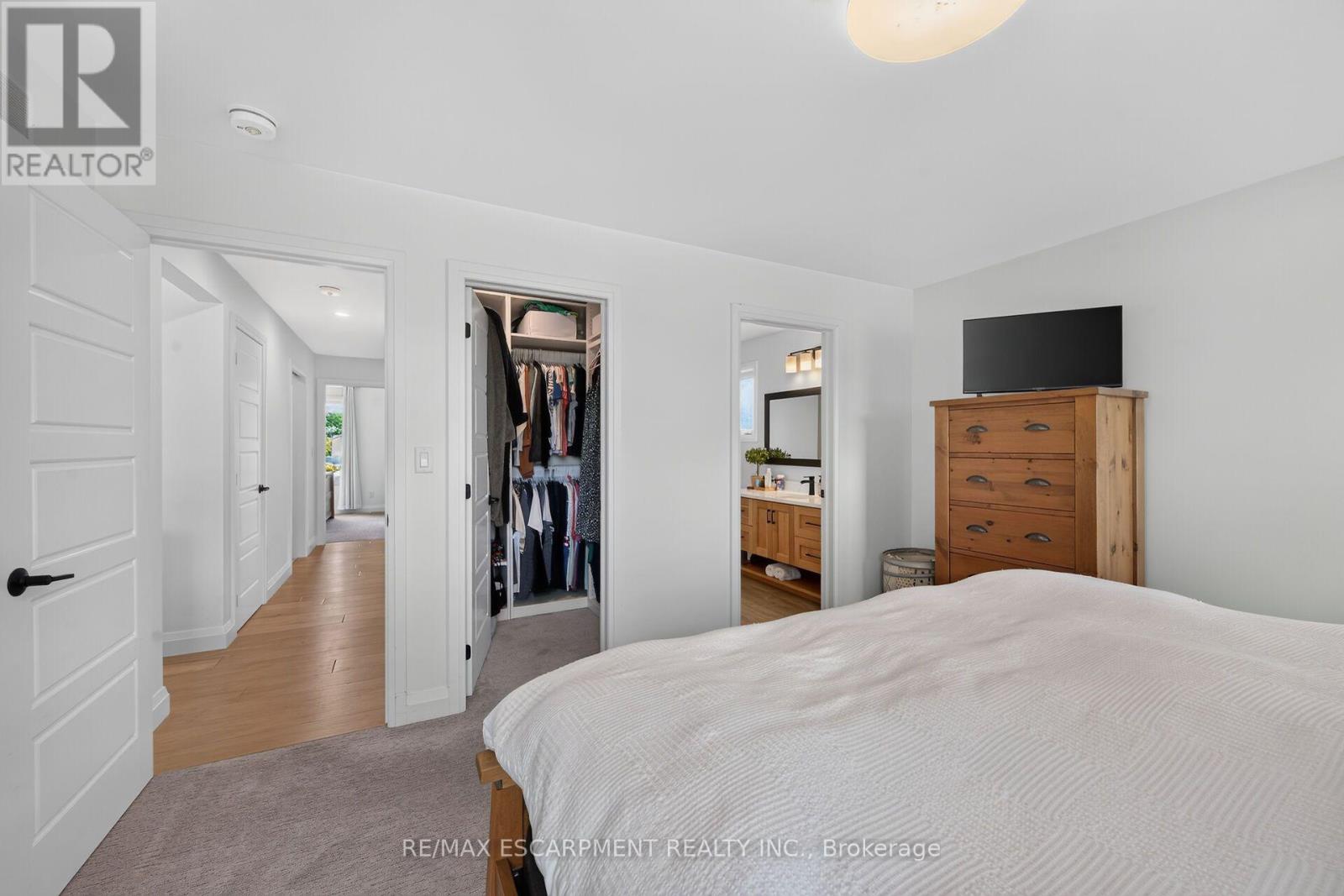 33 MONTURE STREET N - Image 17