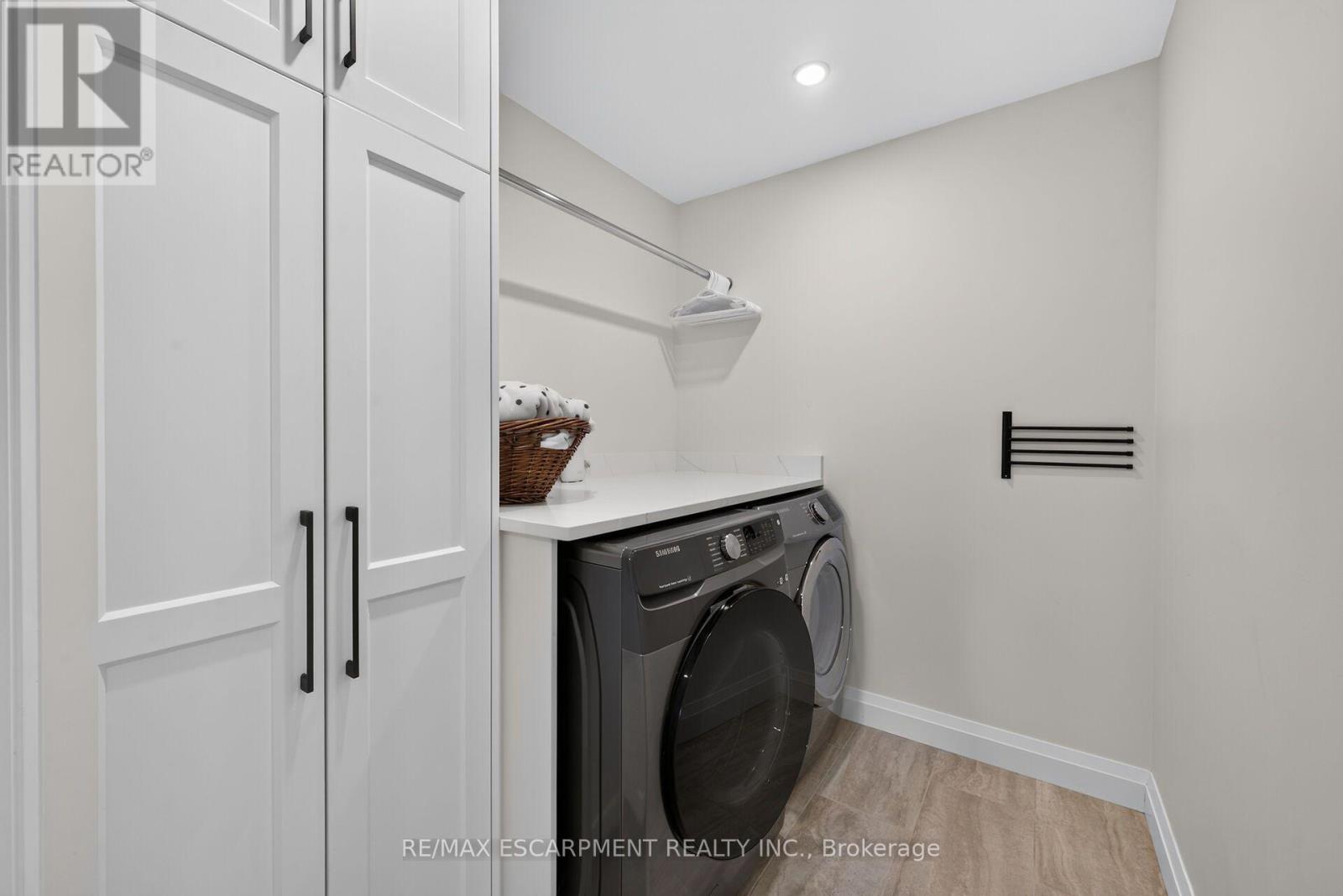 33 MONTURE STREET N - Image 23