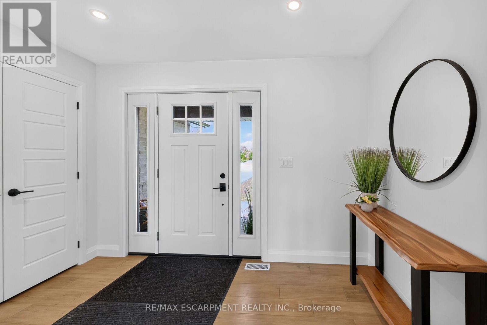 33 MONTURE STREET N - Image 24