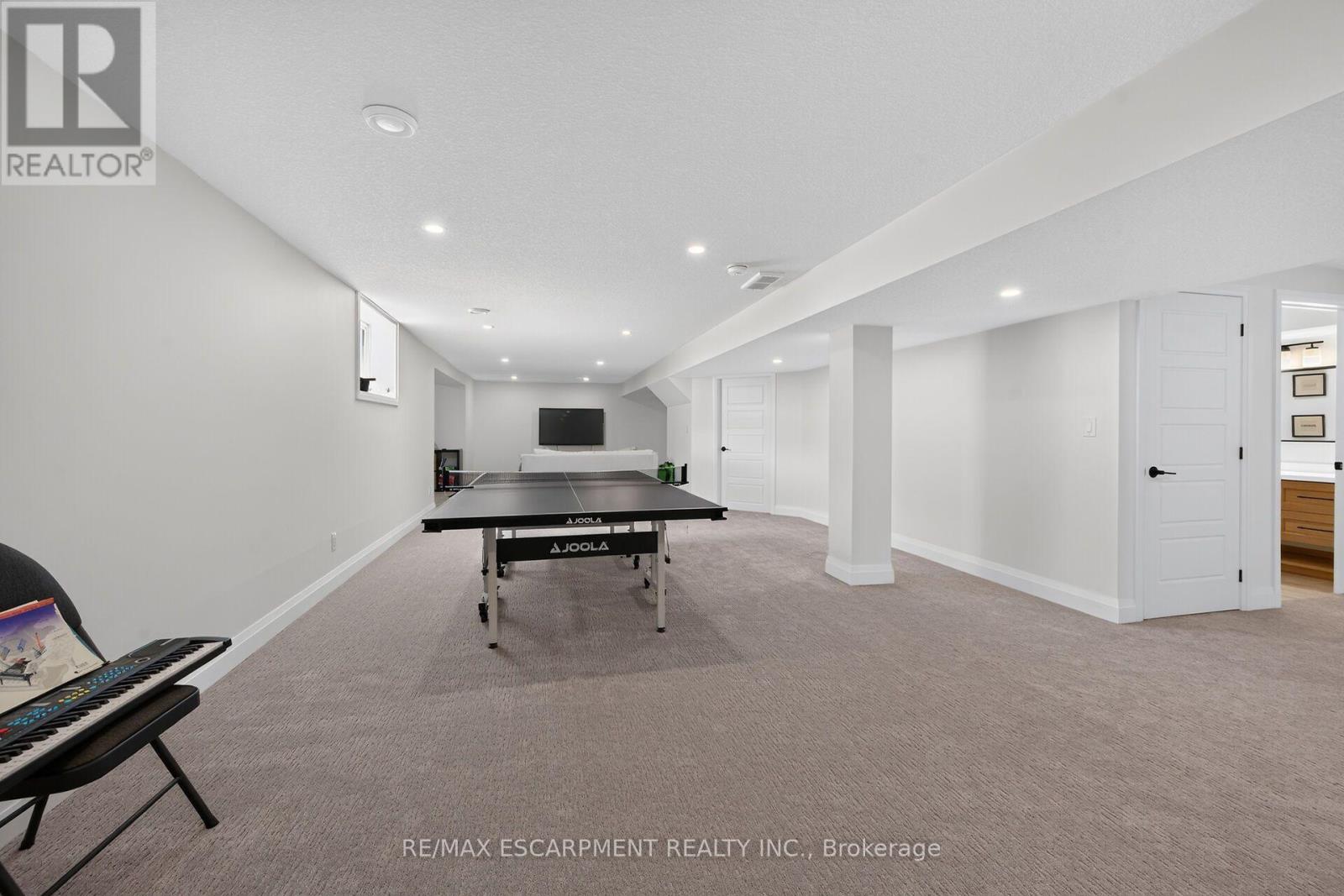 33 MONTURE STREET N - 27