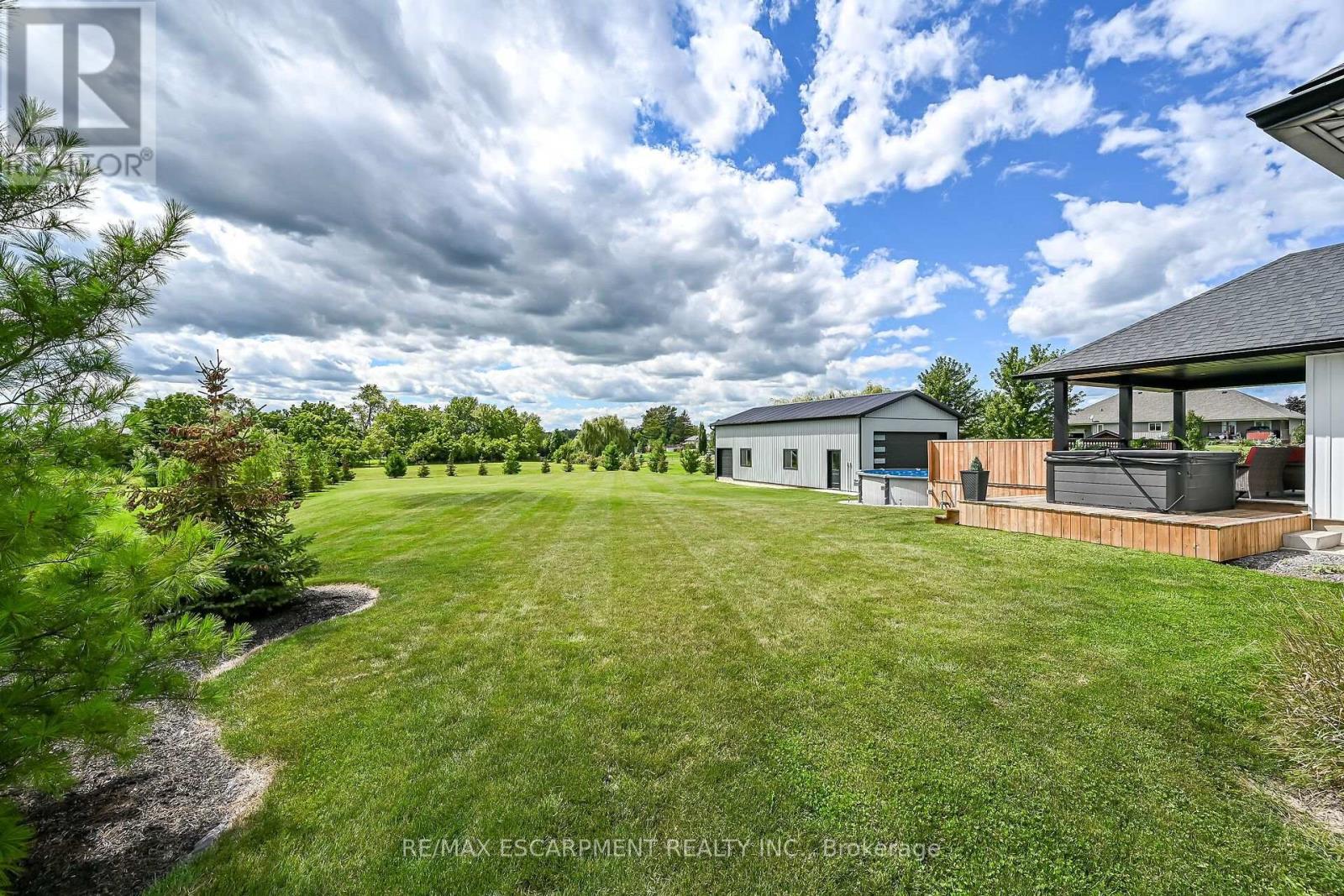 33 MONTURE STREET N - Image 41