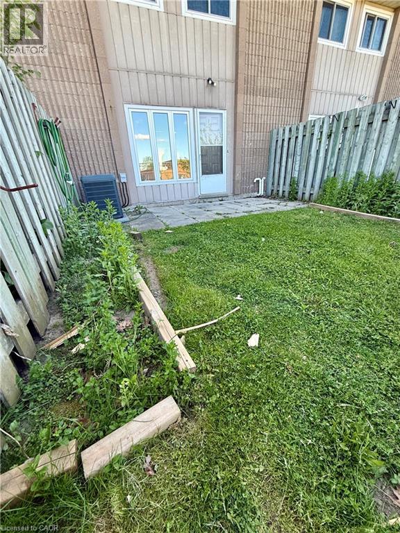 #30 25 UPPER CANADA Drive - 9