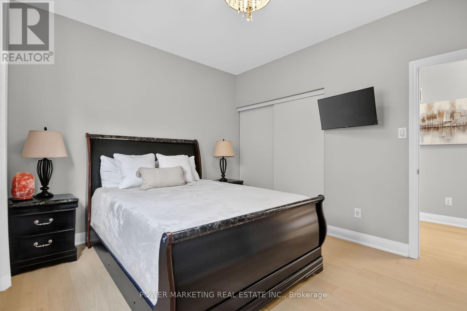 6 Bed, 4 Bath House for Sale in Ottawa – 26 PALMETO COURT, Ottawa – MLS# X13728074 - Image 27