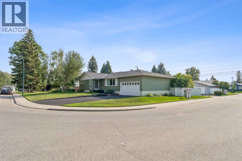 10719 Mapleshire Crescent SE - 1
