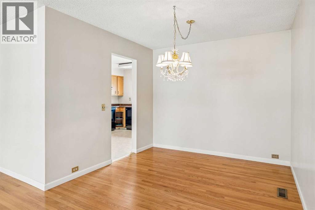 10719 Mapleshire Crescent SE - 10